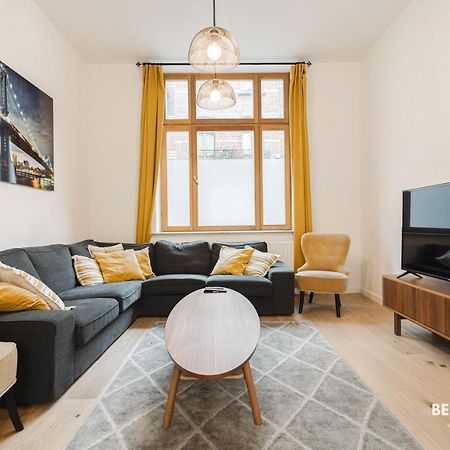 Maison Spacieuse De 6 Chambres Proche Gare Midi ブリュッセル エクステリア 写真